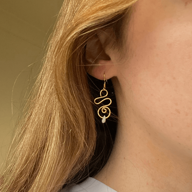 Mother of Pearl Swirl Earrings 